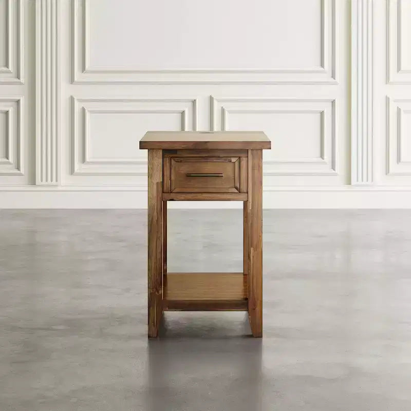 Table de Chevet Rustique Transitoire en Bois Claremont avec Rangement et Chargeur USB
