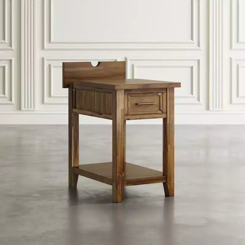 Table de Chevet Rustique Transitoire en Bois Claremont avec Rangement et Chargeur USB