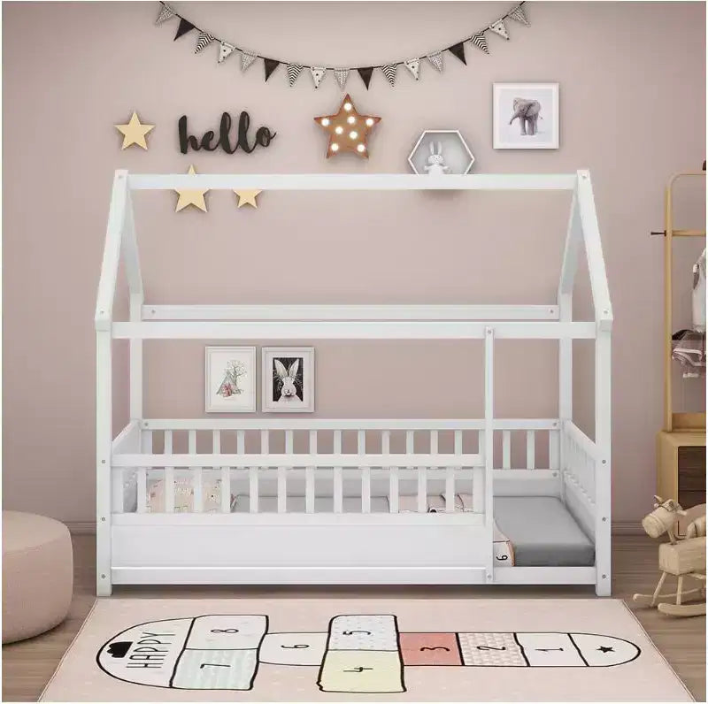 Lit à baldaquin queen size en pin avec barrière de sécurité - Fini blanc pour la décoration de la chambre